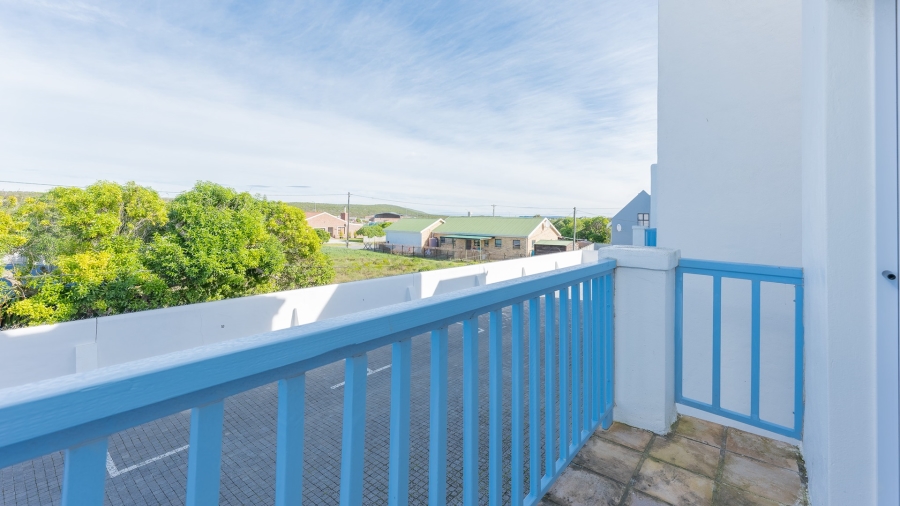 To Let 3 Bedroom Property for Rent in Struisbaai Western Cape